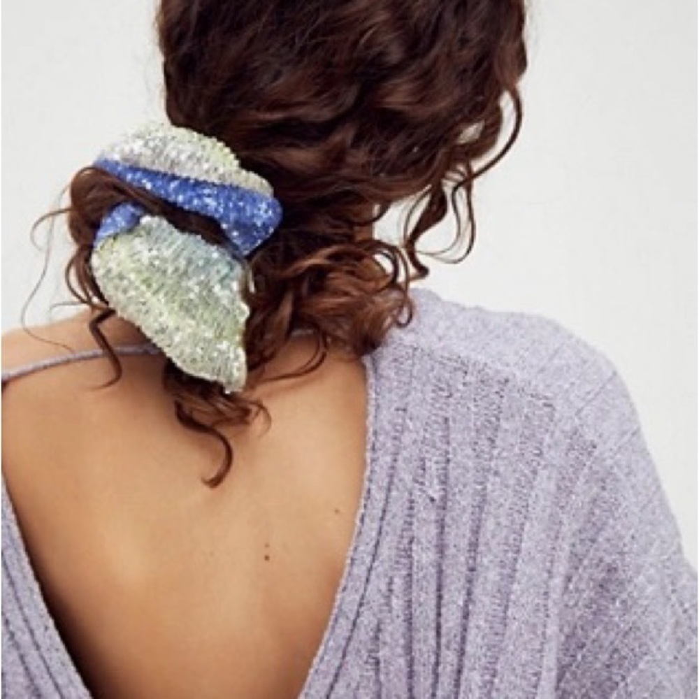 ๐ค FP Natural Beige Pink Shine On Super Scrunchie Oversized Sequin Scrunchie - Picture 2 of 7
